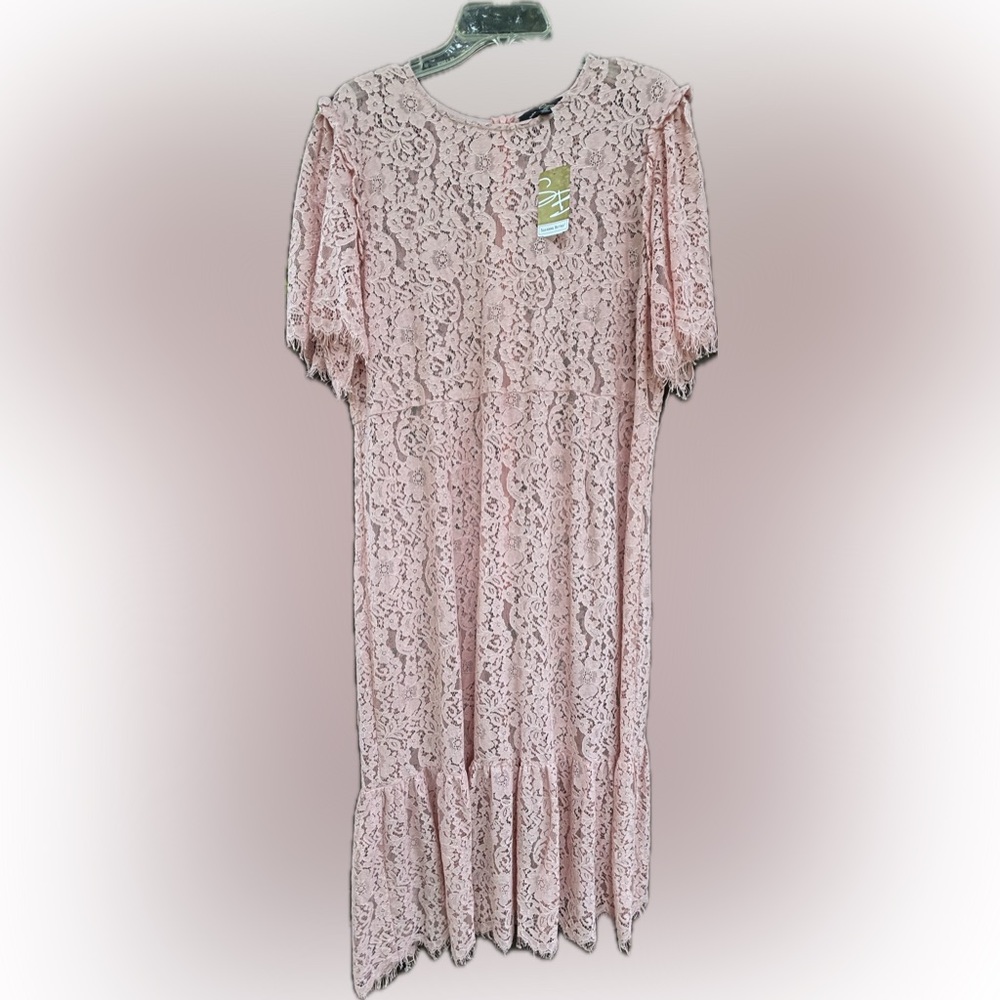 Elegant Pink Lace Dress